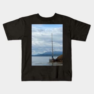 A cloudy sailing day Kids T-Shirt